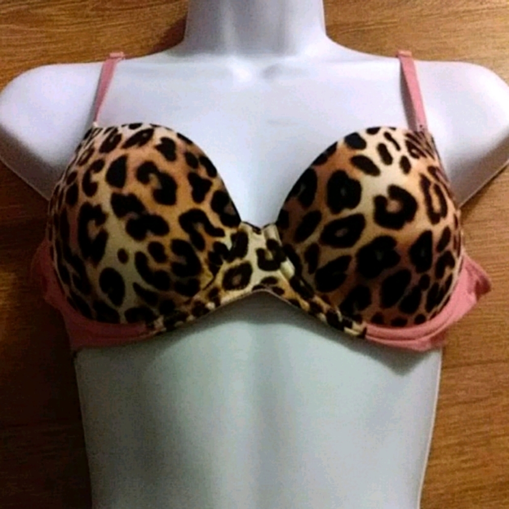 Pink Victoria's Secret Bra 36A Wear Everywhere leopard print